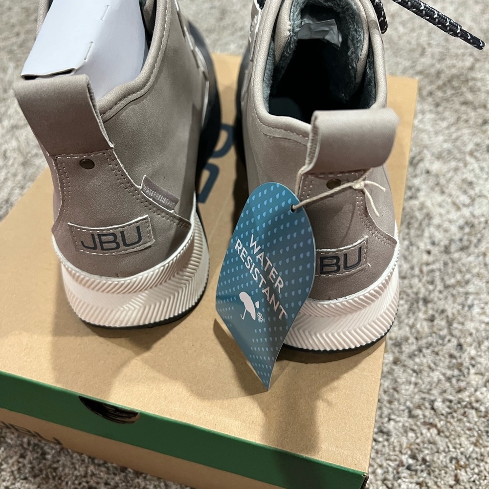 Women's Linette Lace-Up Water-Resistant Duck Booties - Picture 2 of 4